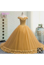 Load image into Gallery viewer, 2024 Off The Shoulder Ball Gown Quinceanera Dresses Tulle With Handmade Flower