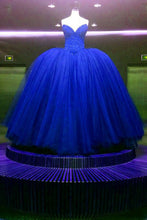 Load image into Gallery viewer, 2024 Luxurious Quinceanera Dresses Sweetheart Ball Gown Beaded Bodice