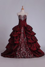 Load image into Gallery viewer, 2024 Ball Gown Sweetheart Quinceanera Dresses Taffeta With Embroidery Burgundy/Maroon