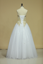 Load image into Gallery viewer, 2024 Ball Gown Sweetheart Quinceanera Dresses With Beads And Applique Tulle