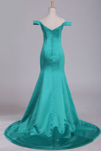 Load image into Gallery viewer, 2024 Off The Shoulder Mermaid Evening Dresses Satin Sweep Train